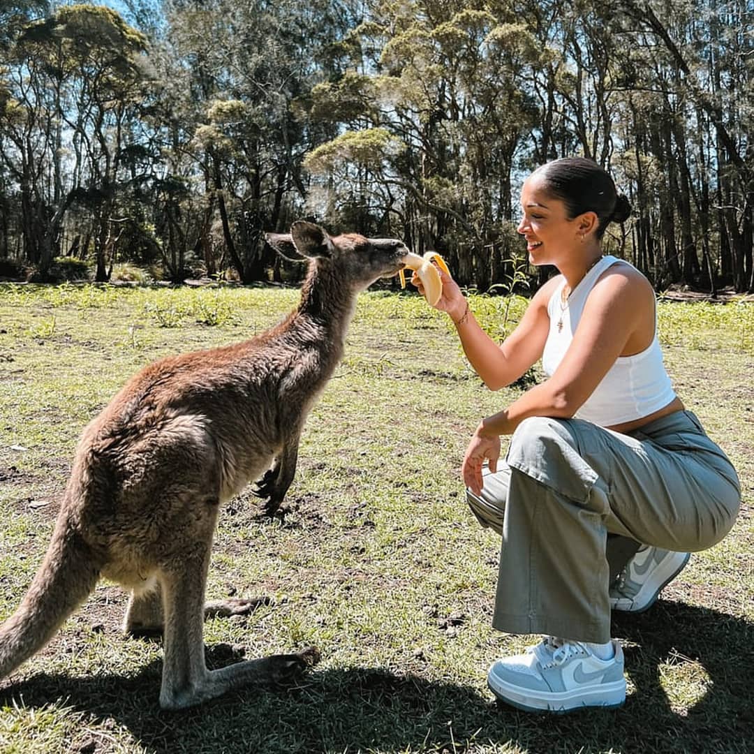 Supporto Student Visa Australia: Studentessa e canguro