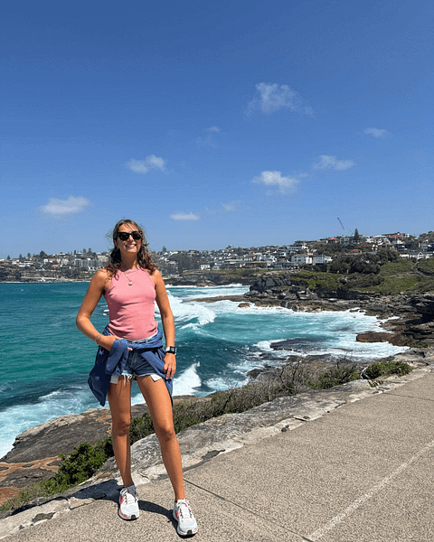 REBECCA, Student Advisor: (di nuovo) in Australia