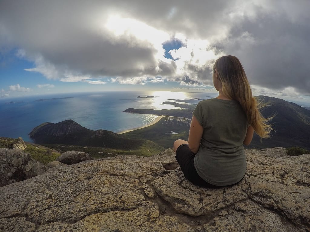Veronica di fronte ad un meraviglioso paesaggio australiano - Positivitrip