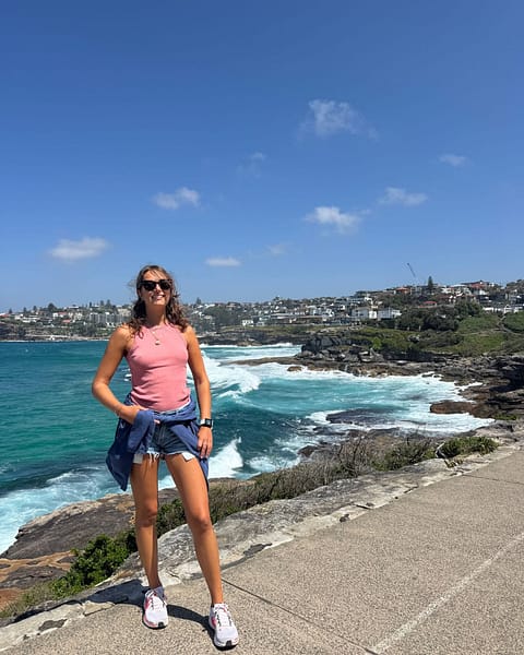 REBECCA, Student Advisor: (di nuovo) in Australia